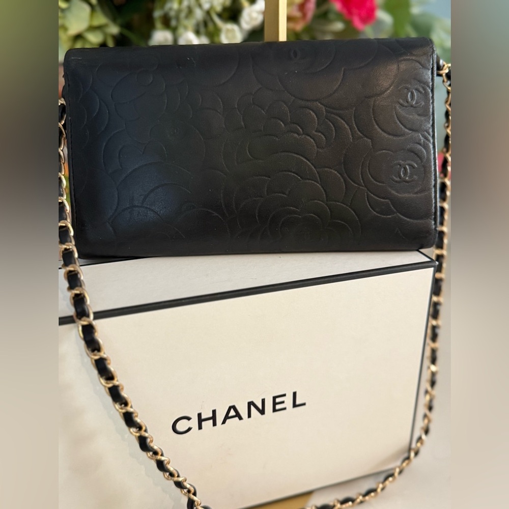 CHANEL Lambskin Embossed Camellia Large Gusset Flap Wallet w/Box, Card and Chain - Picture 3 of 16